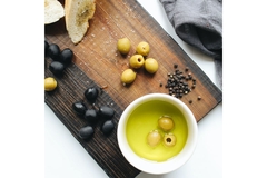 Image Olive oil.